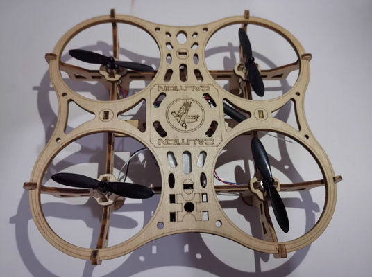 S1 Modelo de UAV Quad Copter de madeira montada DIY Escola Concurso de Modelo de Avião